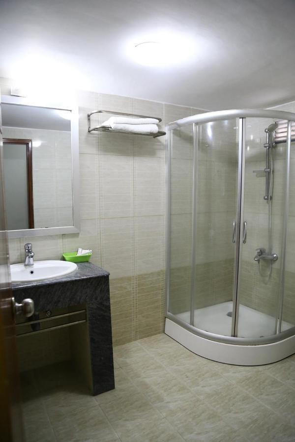 Hotel City Plaza Jessore Esterno foto