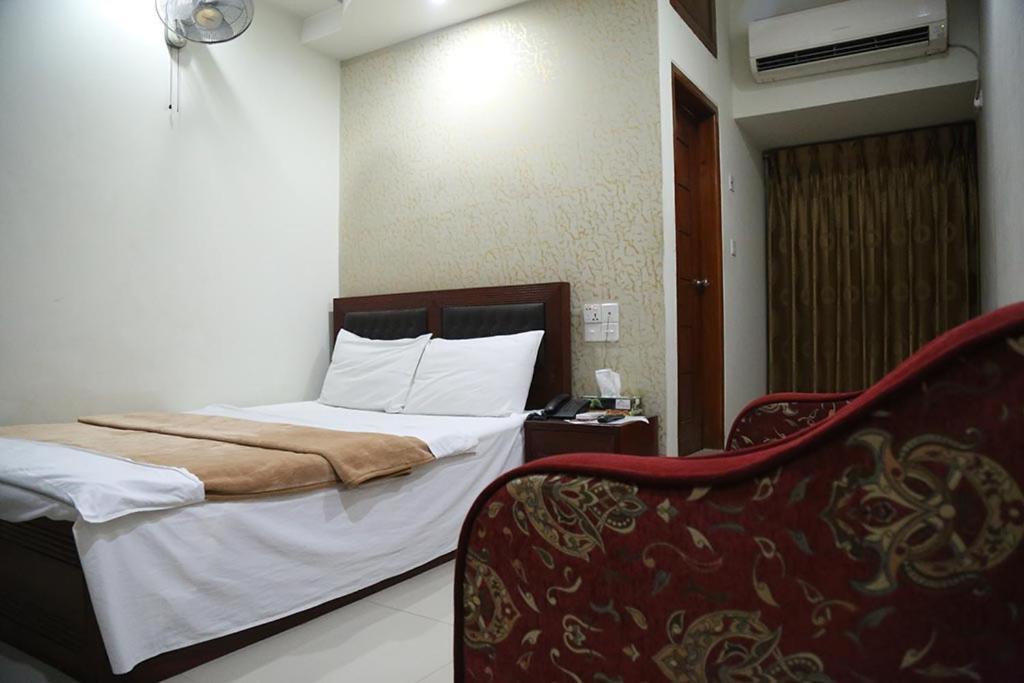 Hotel City Plaza Jessore Esterno foto