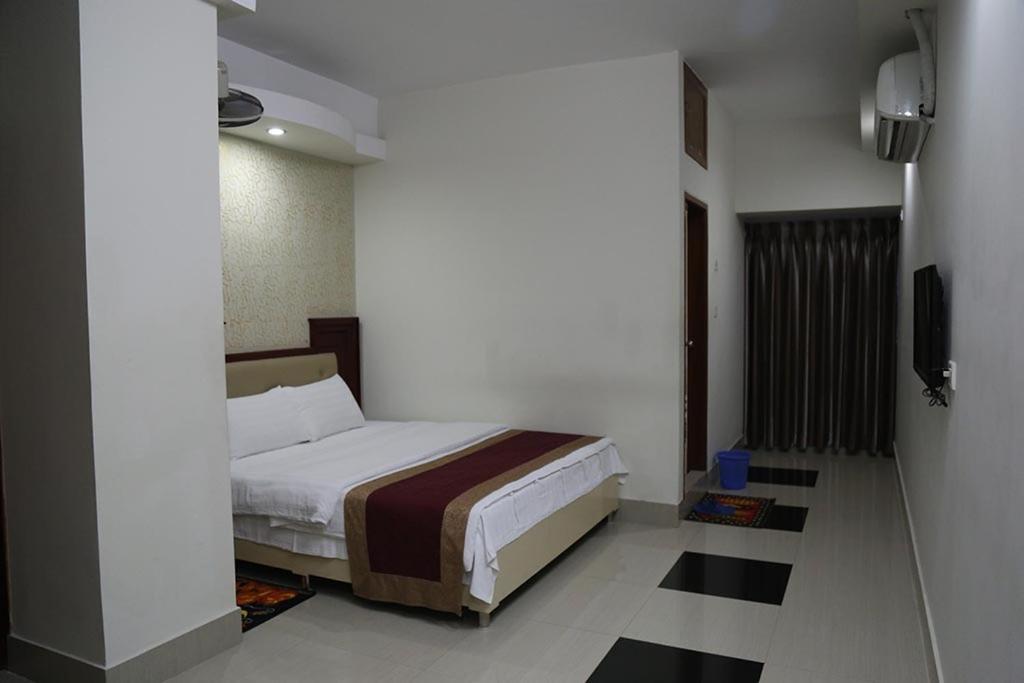 Hotel City Plaza Jessore Esterno foto