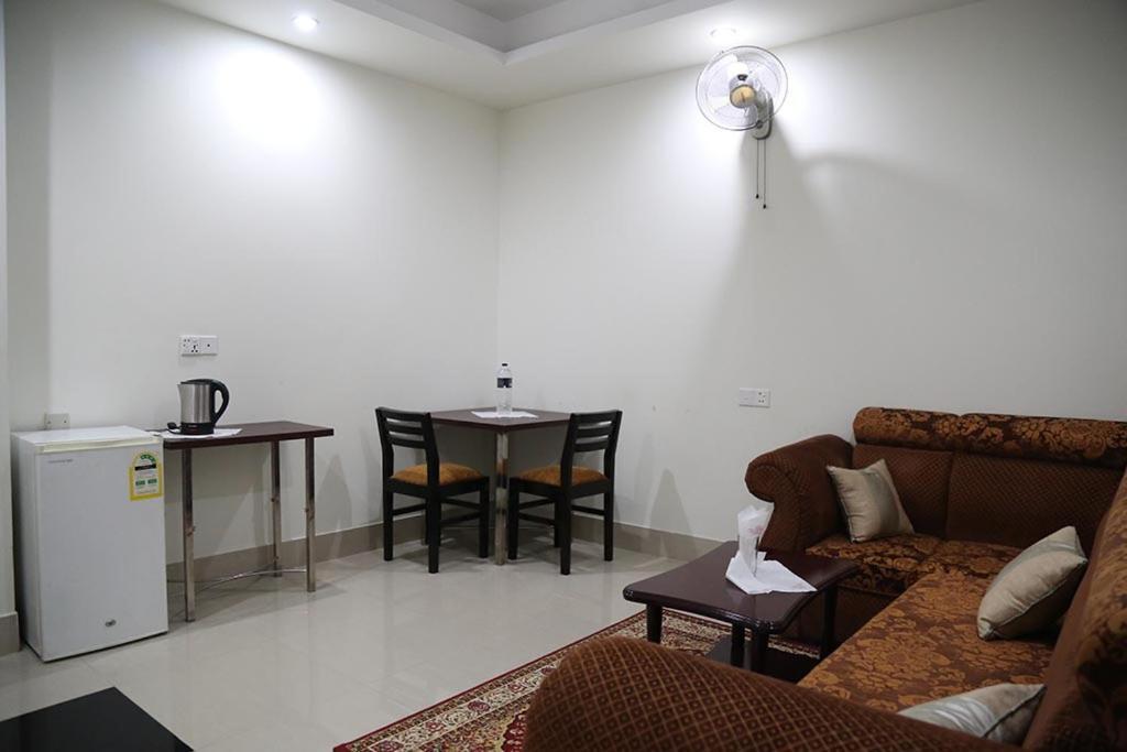 Hotel City Plaza Jessore Esterno foto